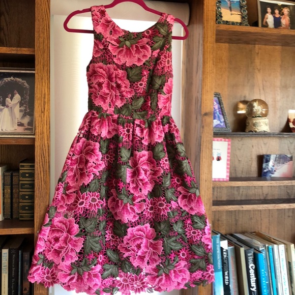 Anthropologie Dresses & Skirts - Adorable embroidery and crochet dress